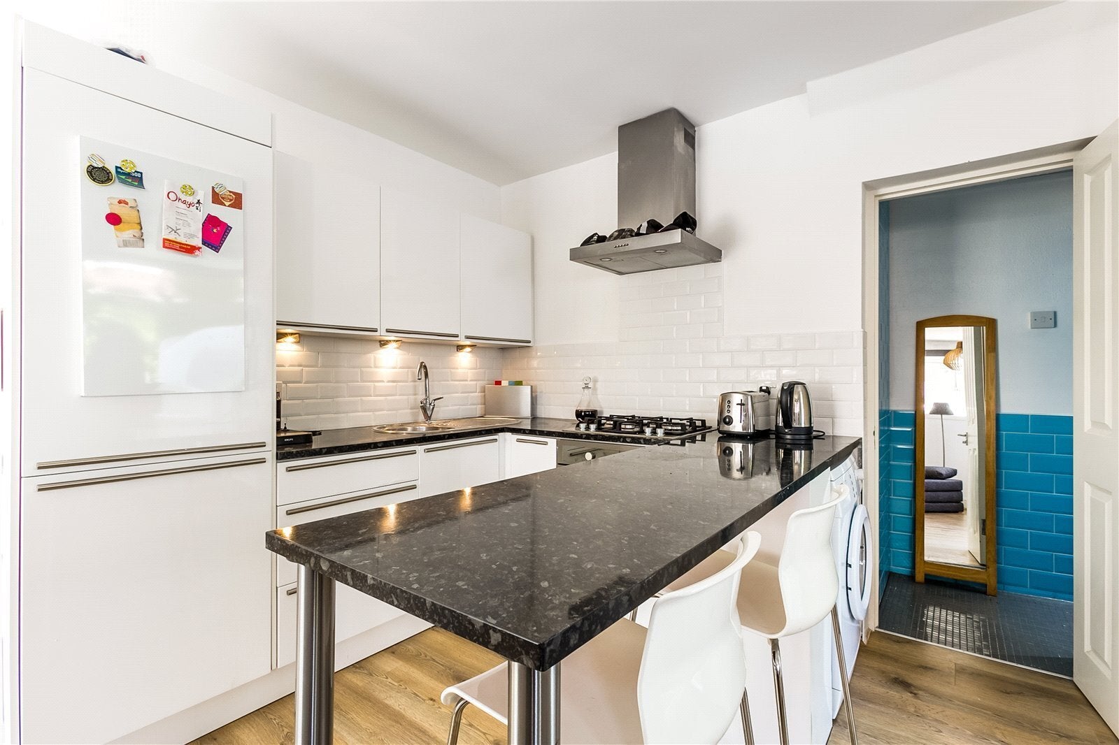 Flat Oakhill Road in Greater London