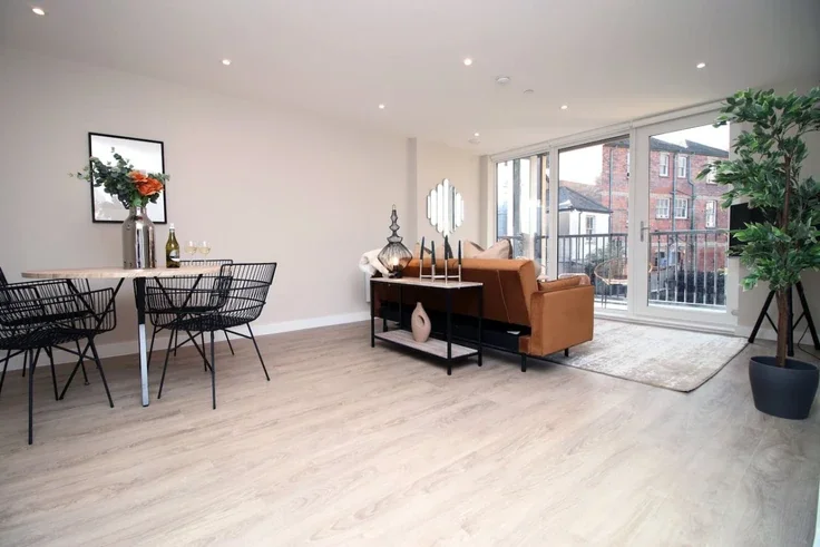 Flat Mount Stuart Square in Cardiff