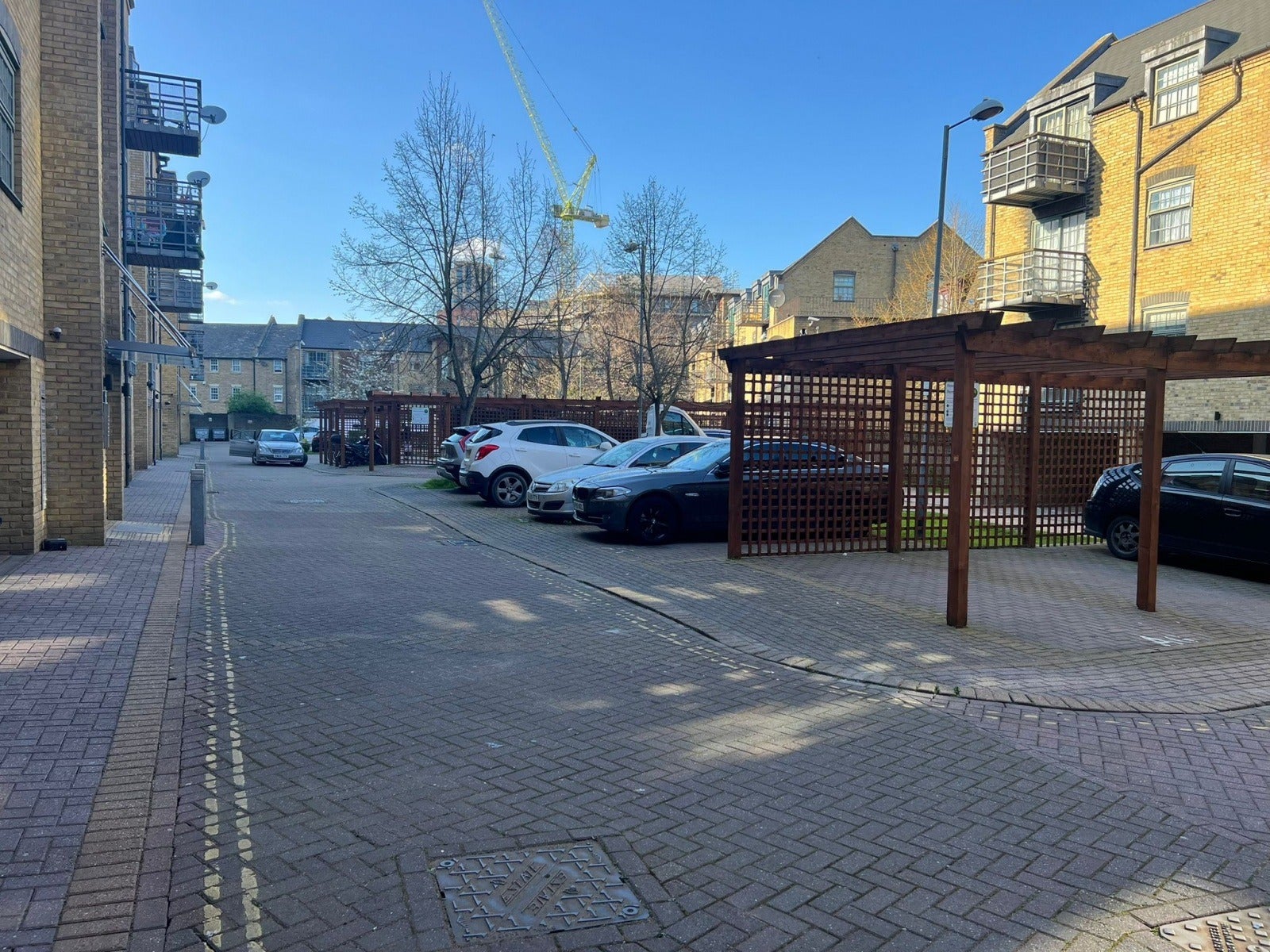 Flat Town Quay in Greater London