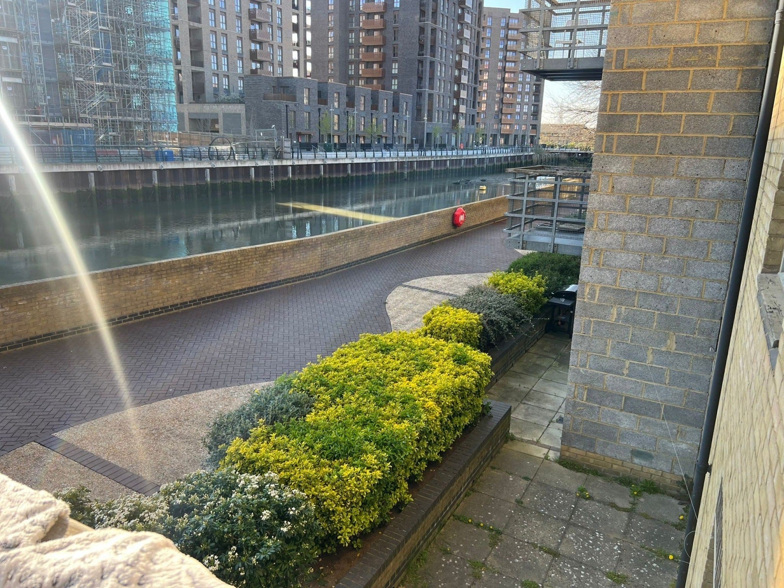 Flat Town Quay in Greater London