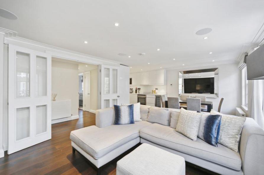 Flat Hertford Street in City of Westminster