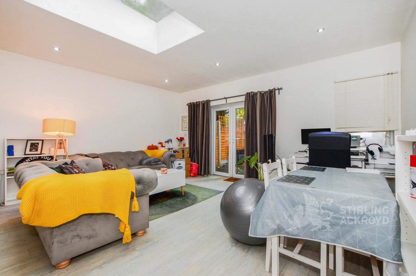Flat Upton Road in Watford