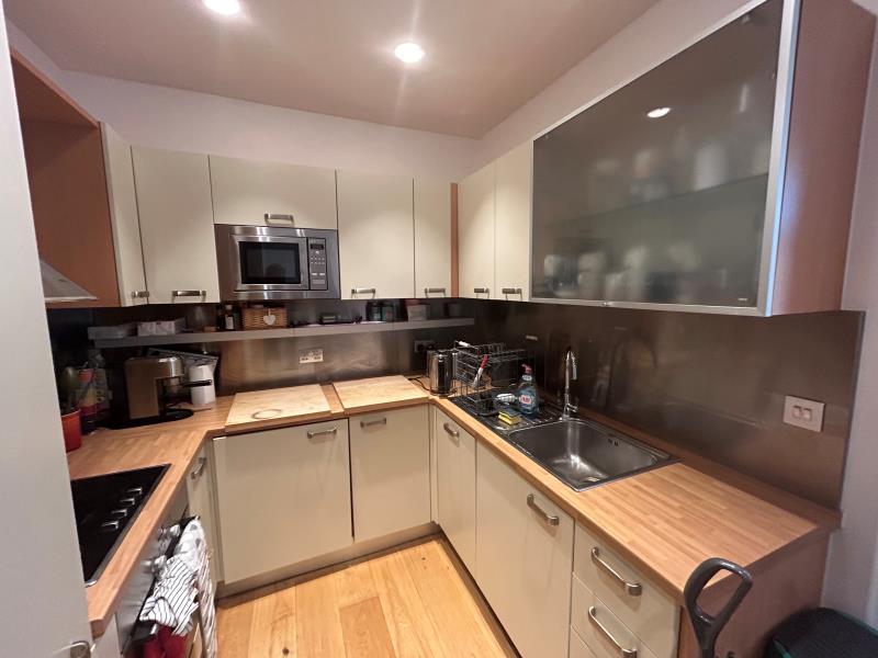 Flat Sydenham Road in Guildford