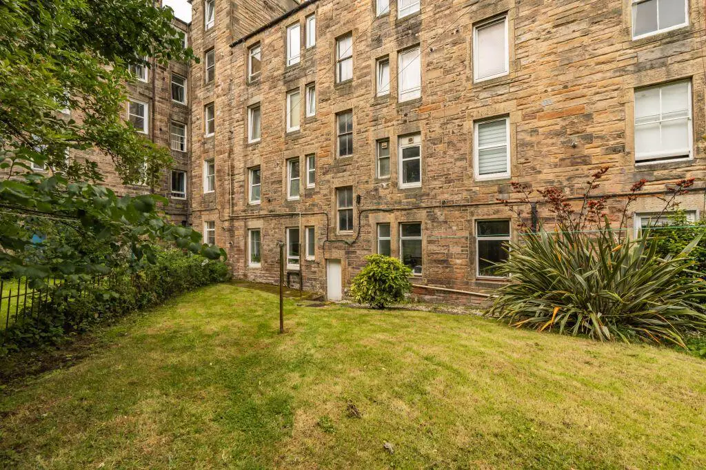 Flat Dalgety Avenue in City of Edinburgh