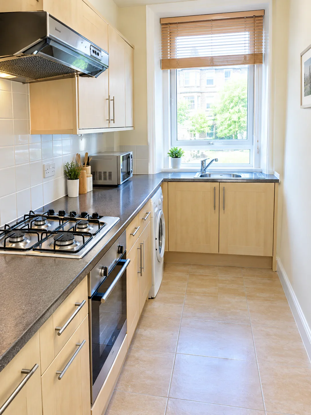 Flat Dalgety Avenue in City of Edinburgh