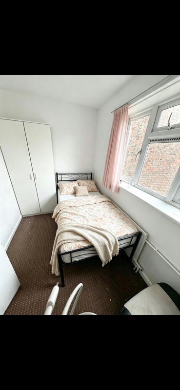 Room Gramer Close in Greater London