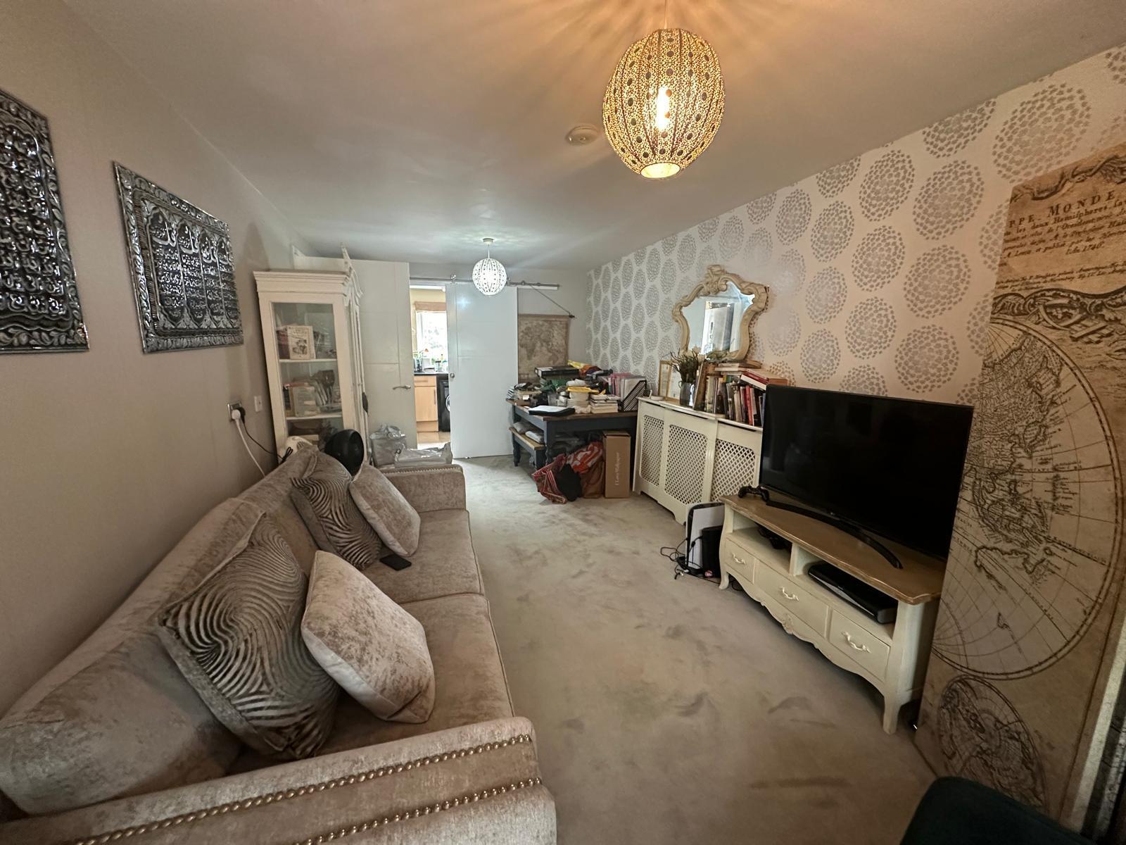 Flat Hembury Place in Northampton