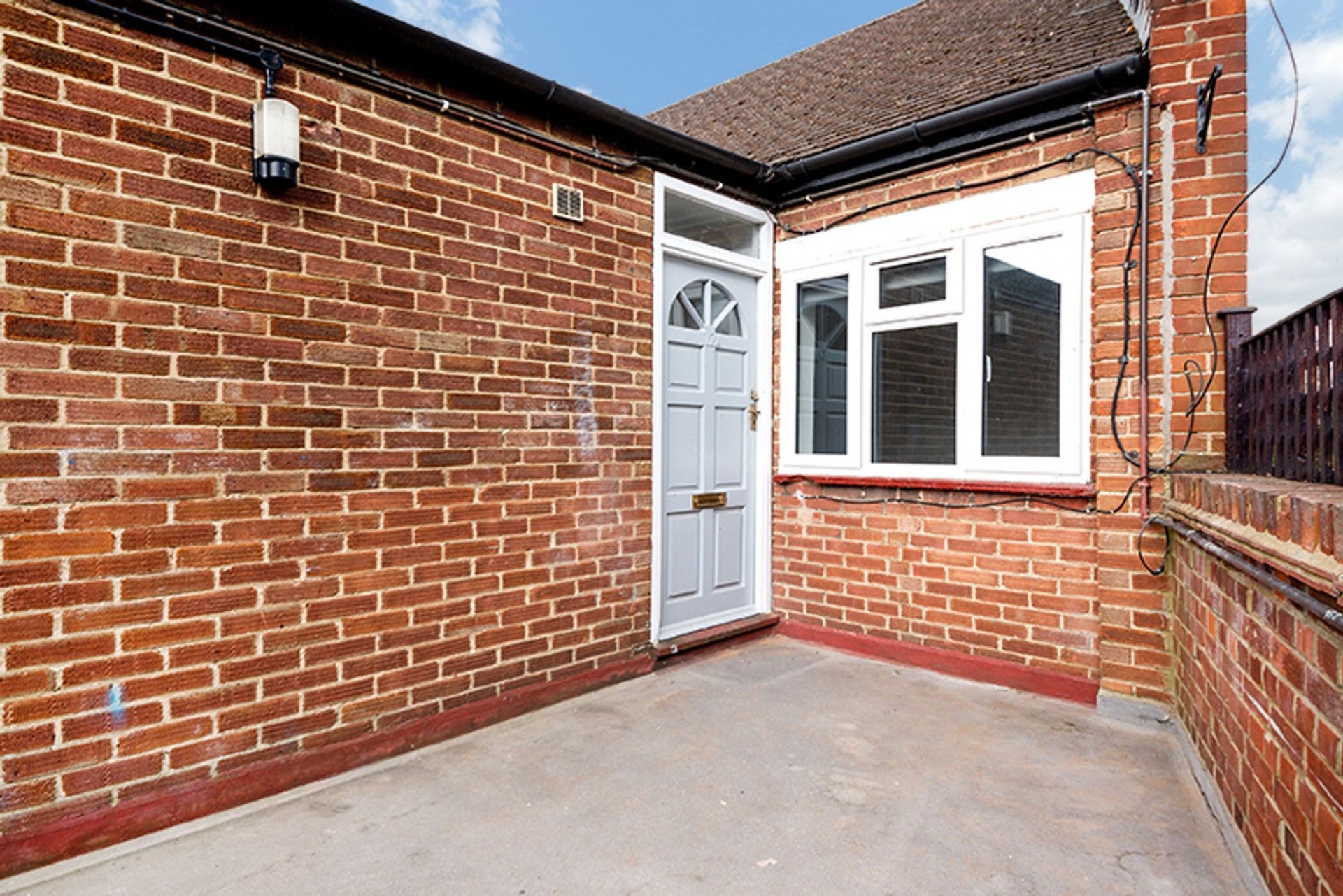 Flat Stainash Parade in Borough of Spelthorne