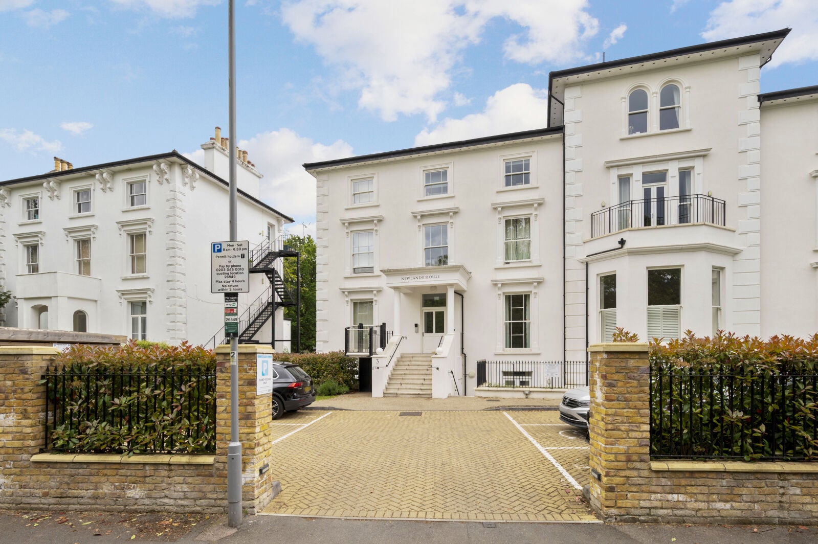 Flat Oak Hill in Greater London