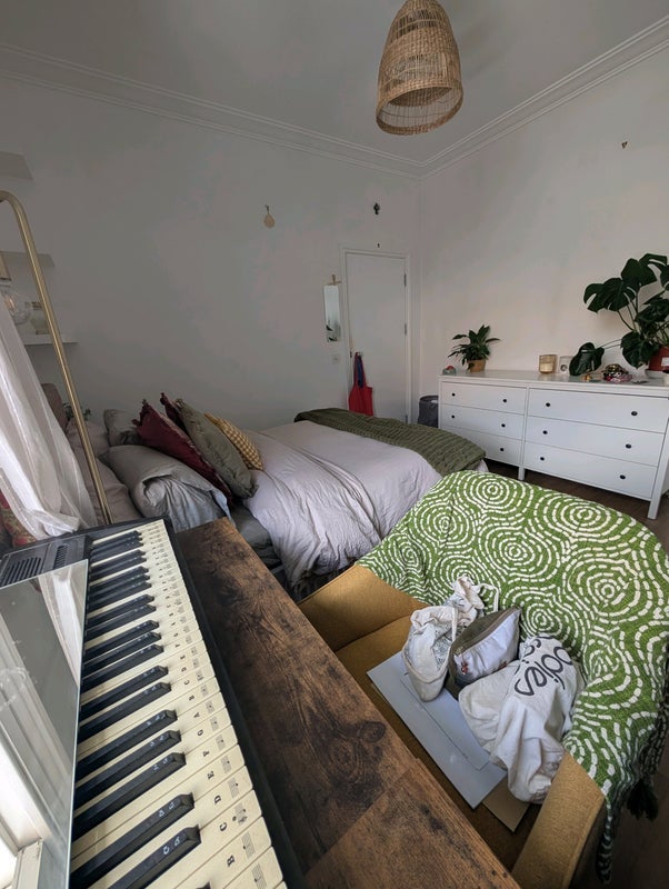 Room Dunraven Road in Greater London