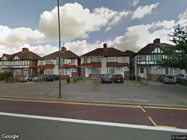 Flat Harrow Road in Greater London