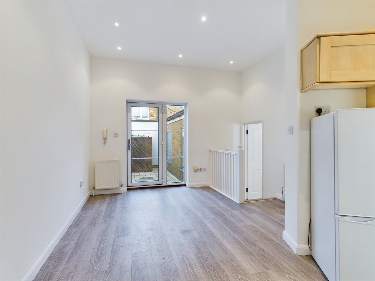 Flat Caxton Road in Greater London