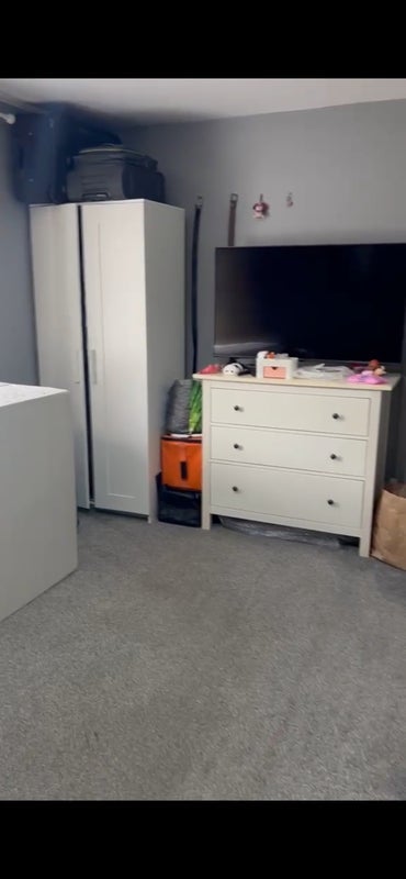 Room Sherrin Way in Bristol