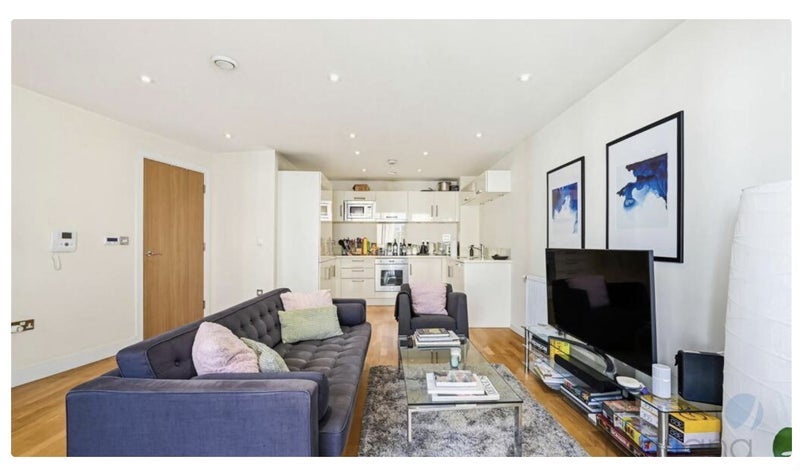 Room Tanner Street in Greater London