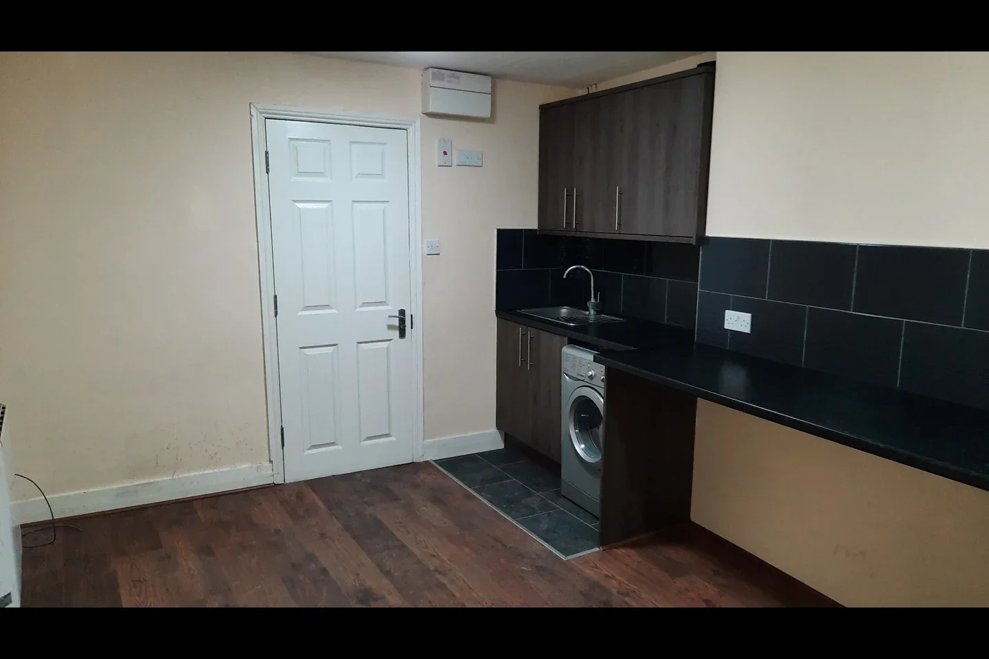 Flat Osbaldeston Road in Greater London
