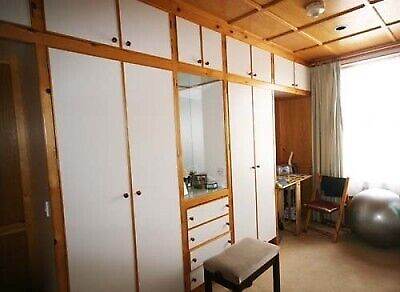 Flat Cheniston Gardens in Greater London