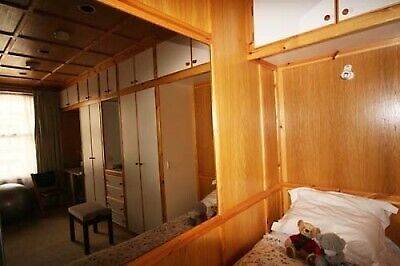 Flat Cheniston Gardens in Greater London