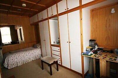 Flat Cheniston Gardens in Greater London