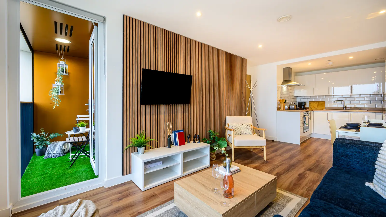 Flat Elmira Way in Salford