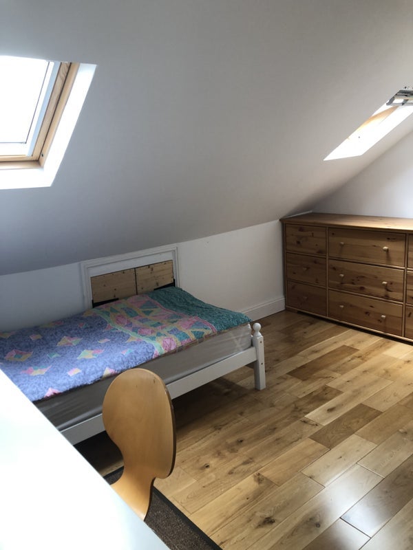 Room Benares Road in Greater London