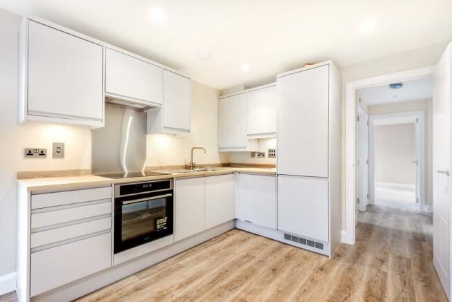 Flat South Road in Elmbridge