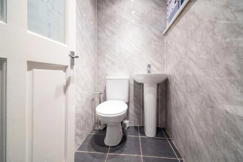 Room Walkinshaw Street in Glasgow