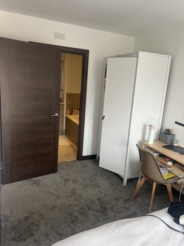 Room Houghton Way in West Suffolk