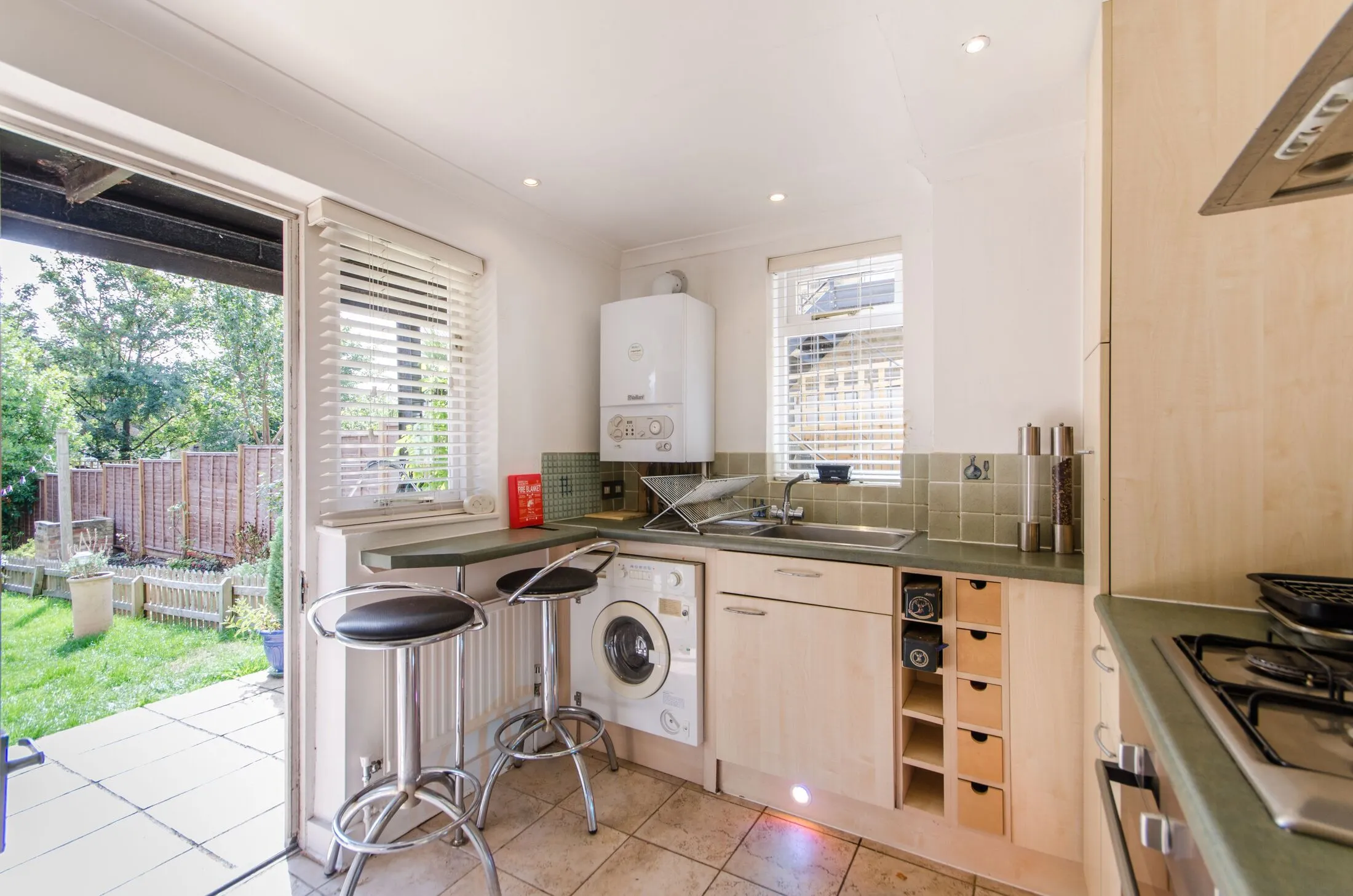 Flat Woodside in Greater London