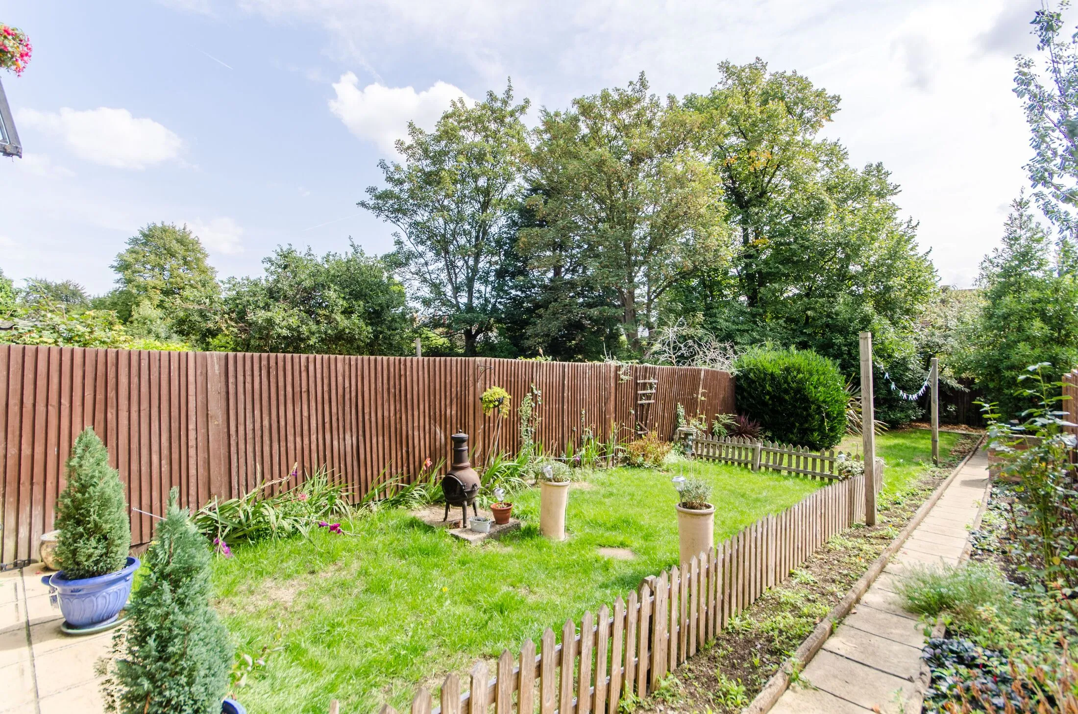 Flat Woodside in Greater London