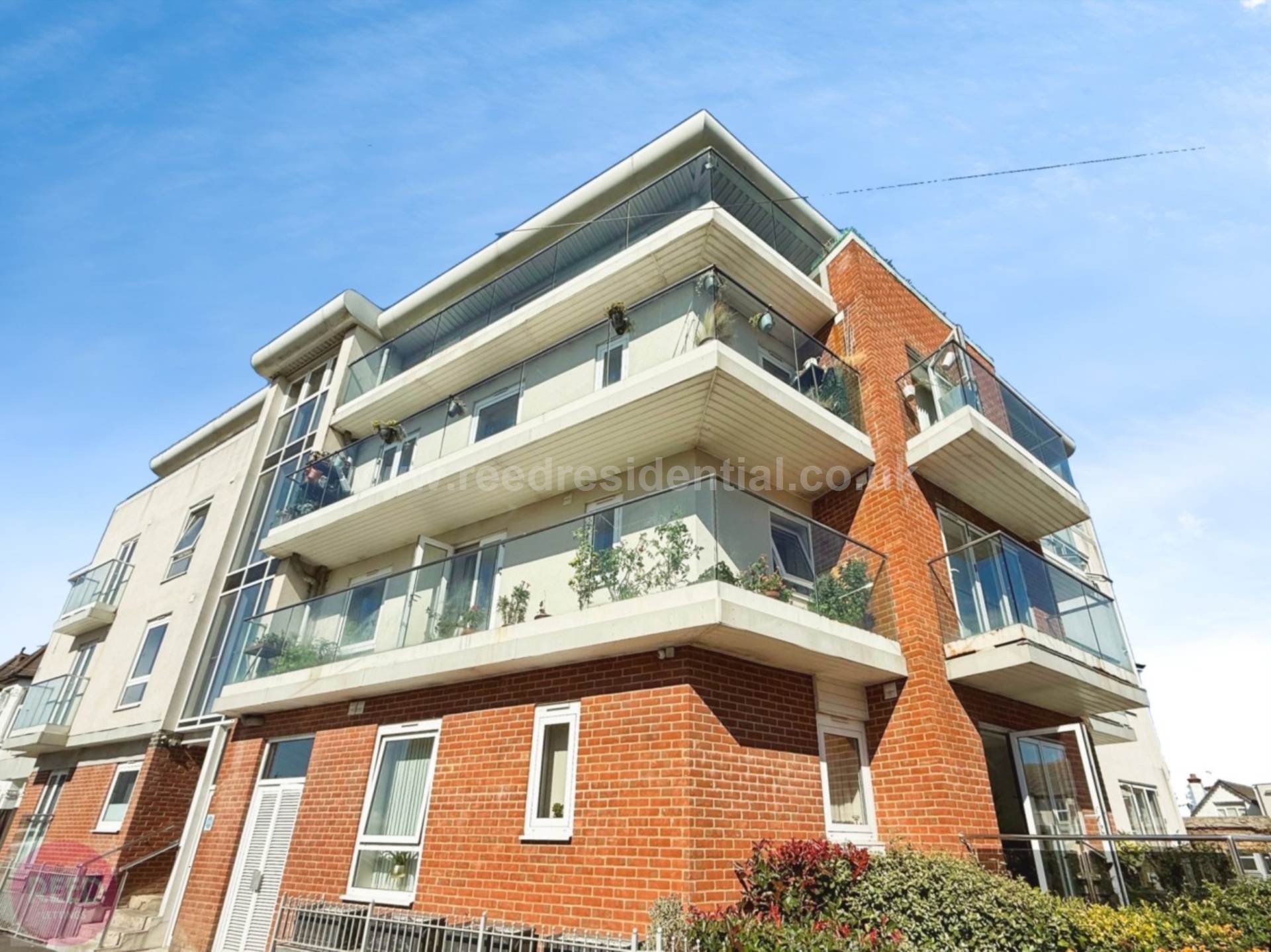 Flat Leigh Road in Southend-on-Sea