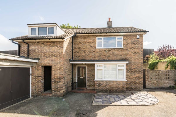 House Effra Road in London