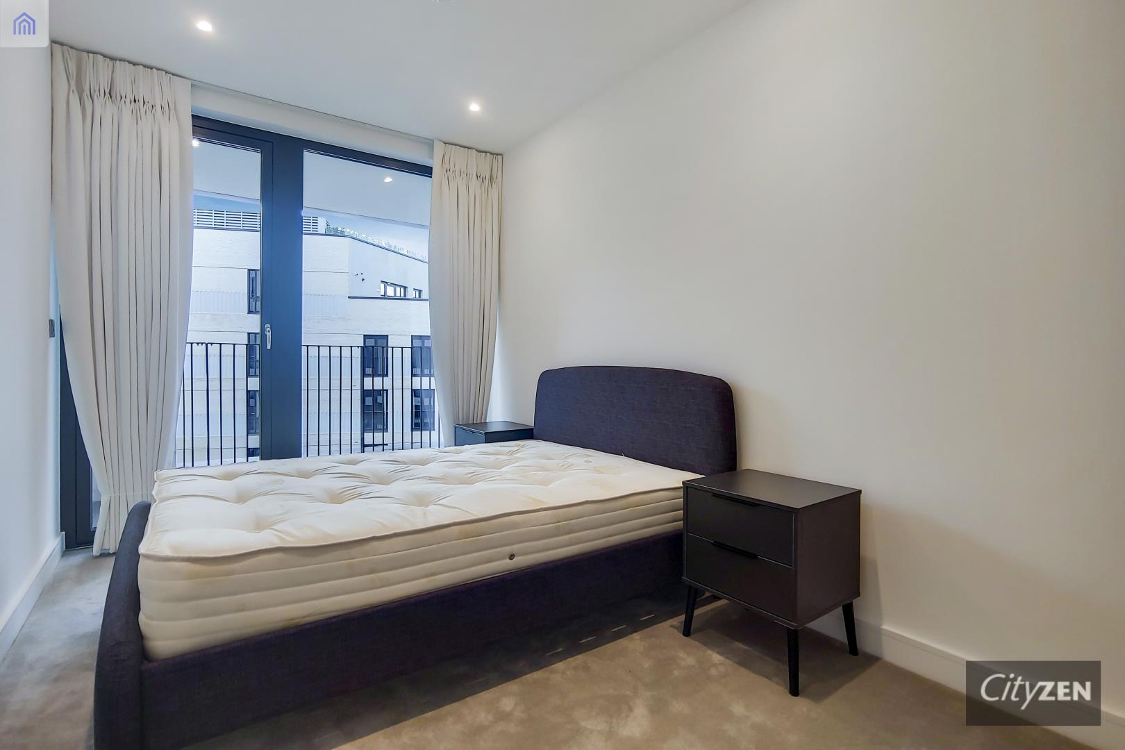 Flat Cremer Street in Greater London