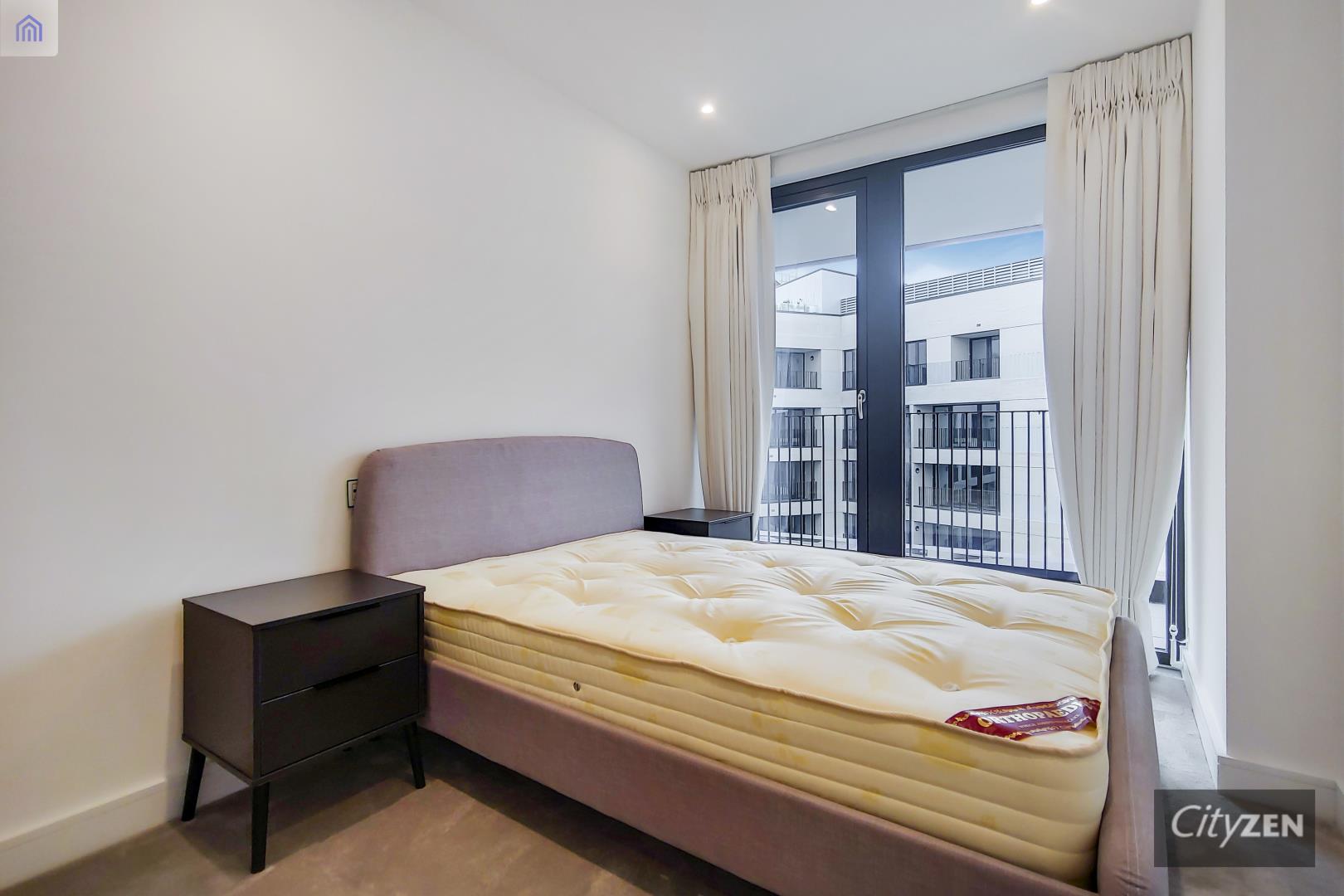 Flat Cremer Street in Greater London