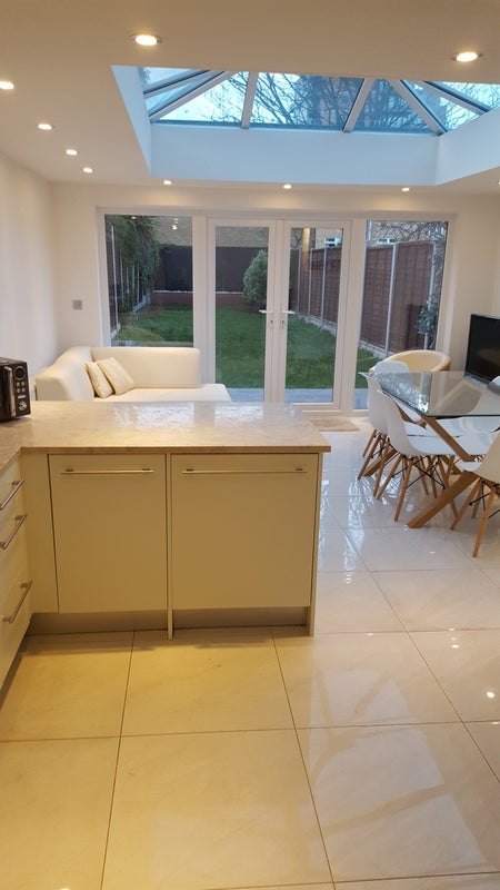 Room Manbey Grove in Greater London