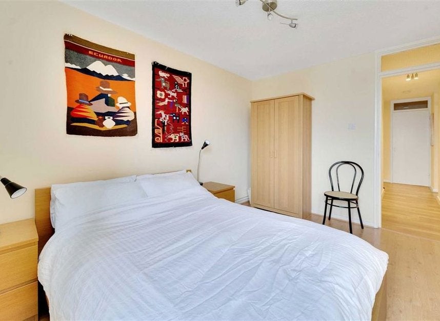 Flat Hopton Street in Greater London