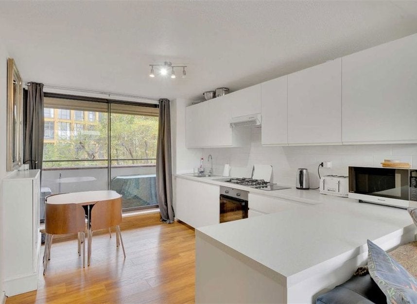 Flat Hopton Street in Greater London