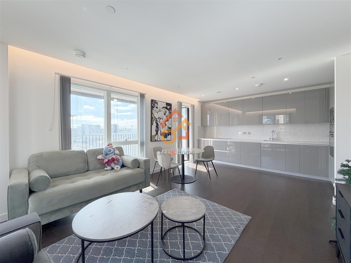 Flat Malthouse Road in Greater London