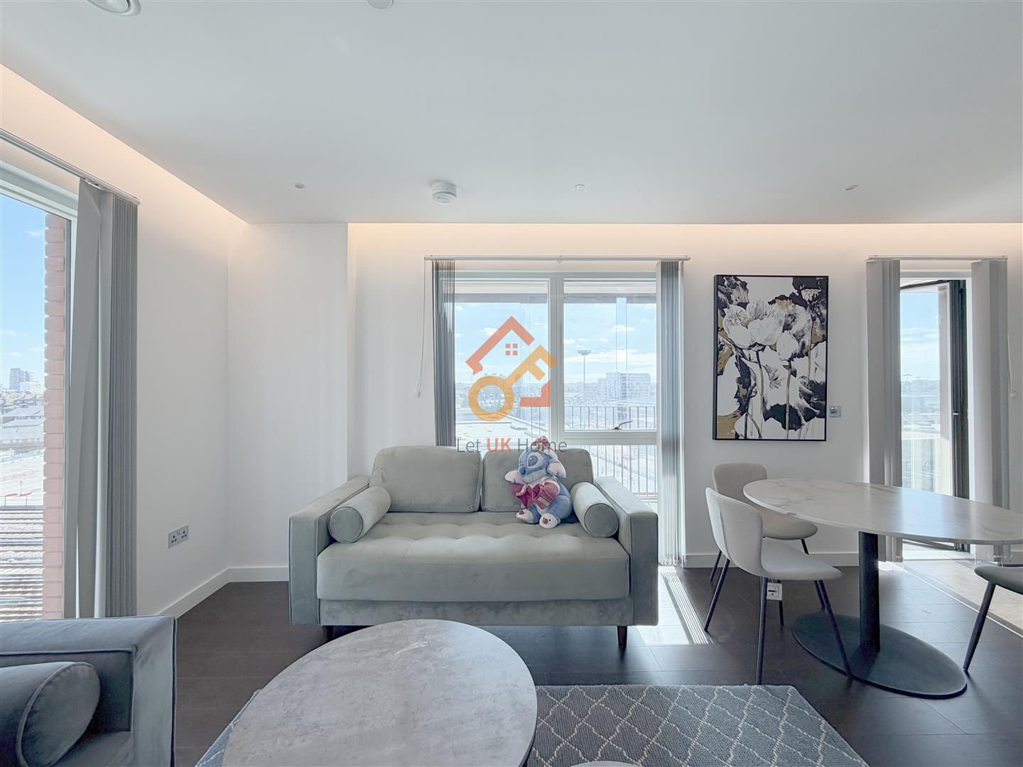 Flat Malthouse Road in Greater London