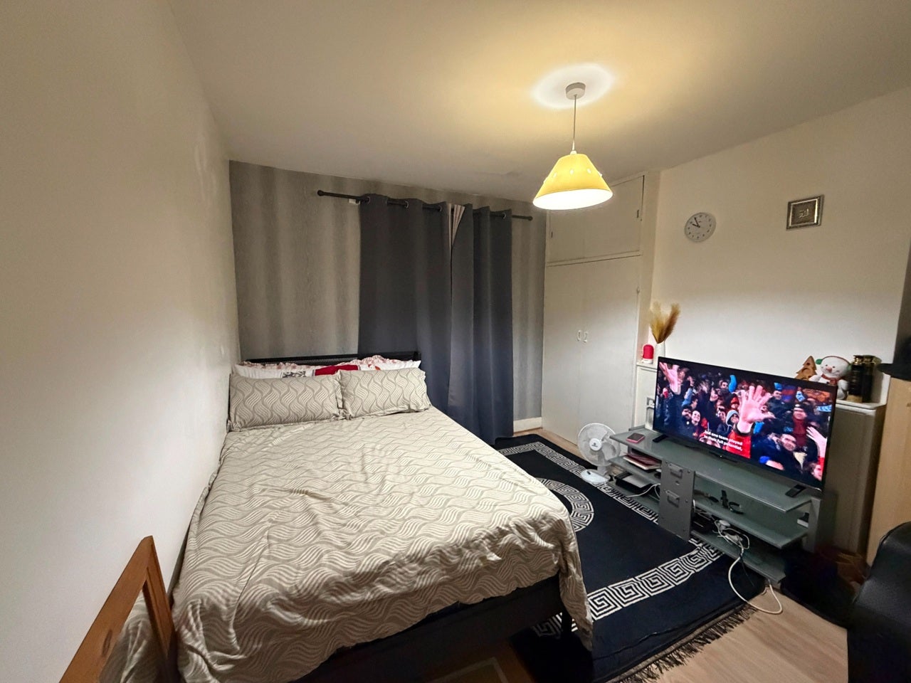 Room Wandle Road in Greater London
