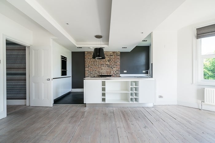 Flat Fordwych Road in Greater London