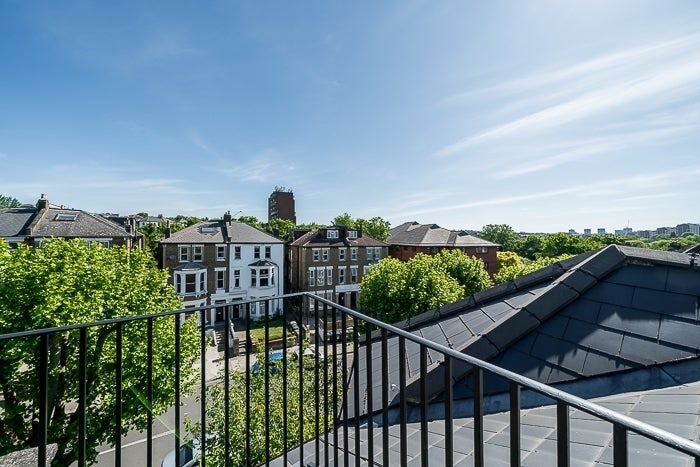 Flat Fordwych Road in Greater London