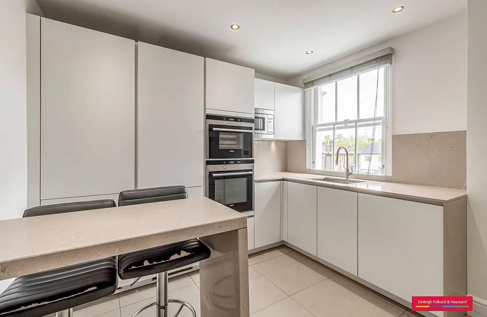 Flat Parkhill Road in Greater London