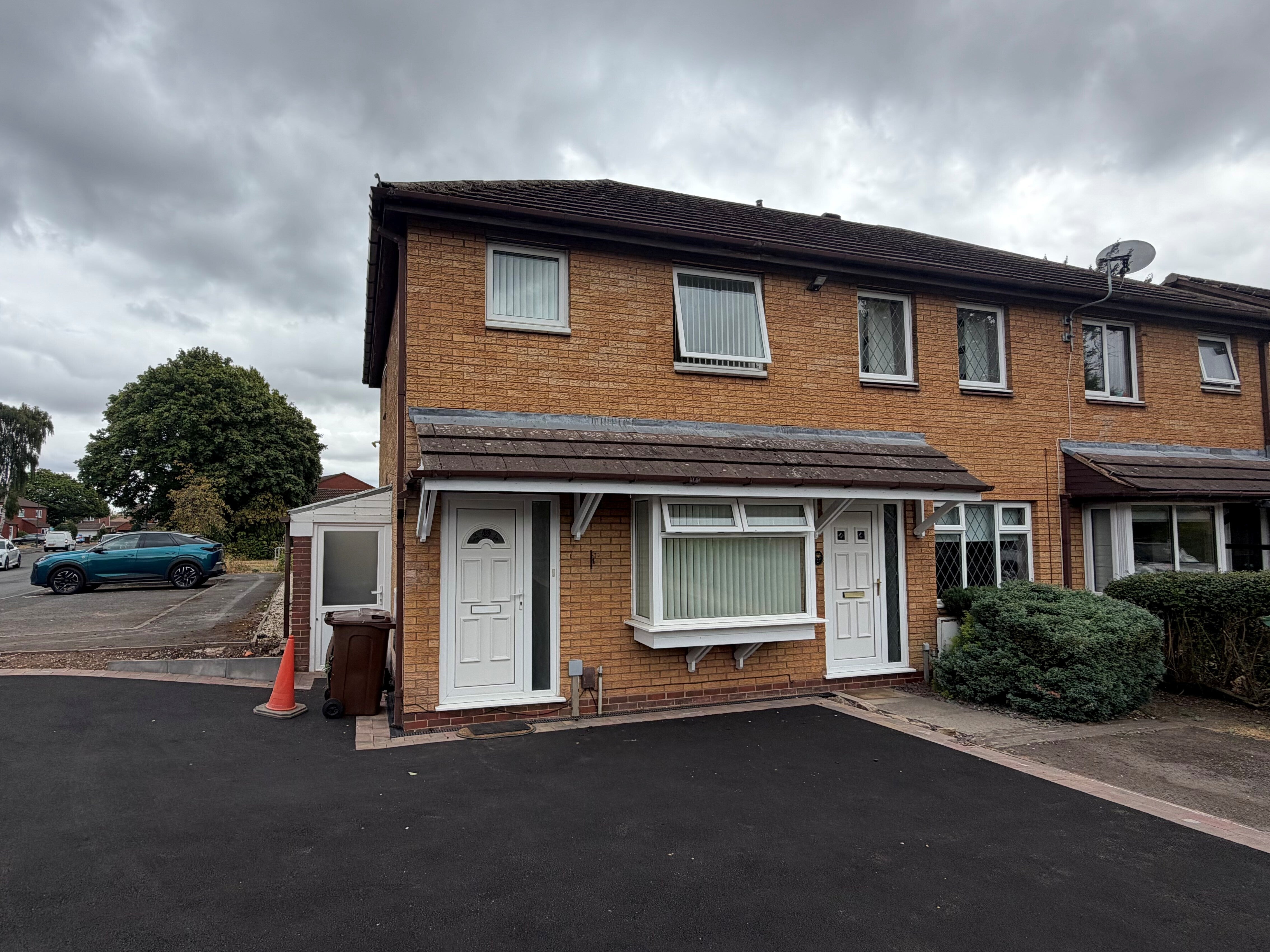 House Sandbarn Close in Metropolitan Borough of Solihull