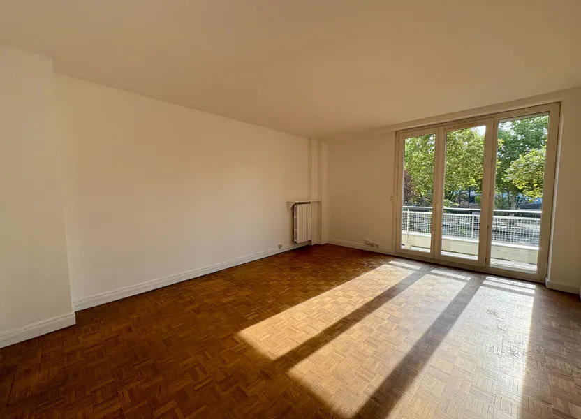 Appartement Rue de Montempoivre à Paris