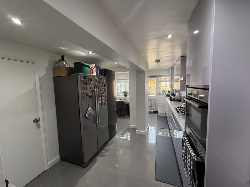 Room Dyson's Road in Greater London