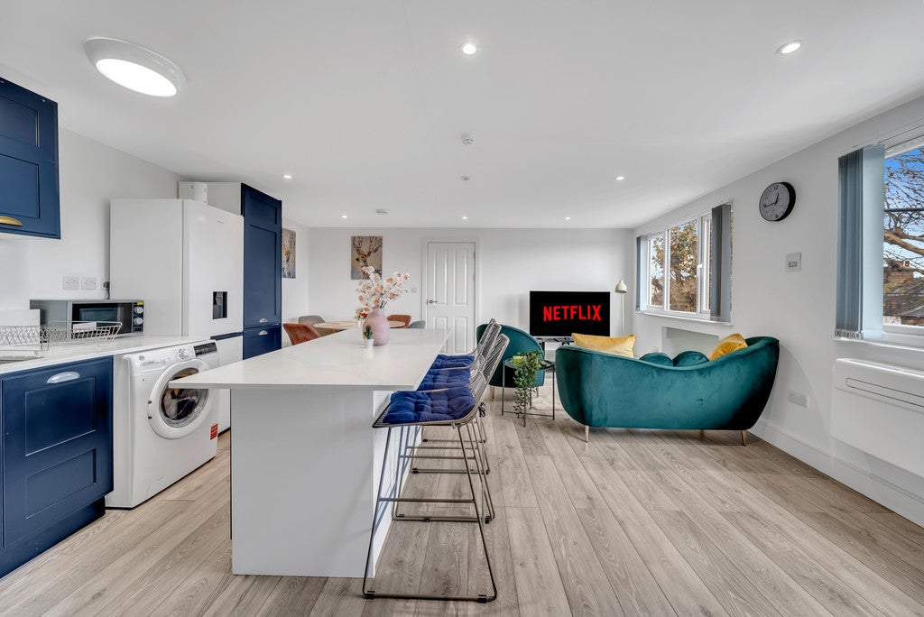 Flat Salisbury Road in Greater London