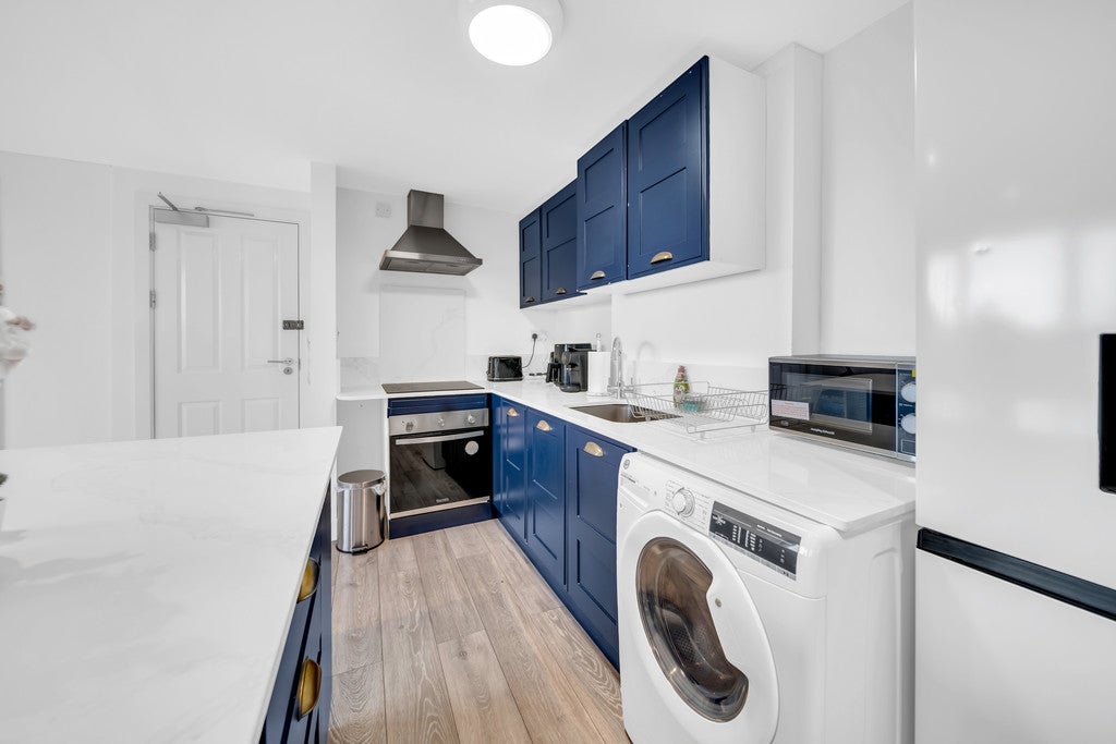 Flat Salisbury Road in Greater London