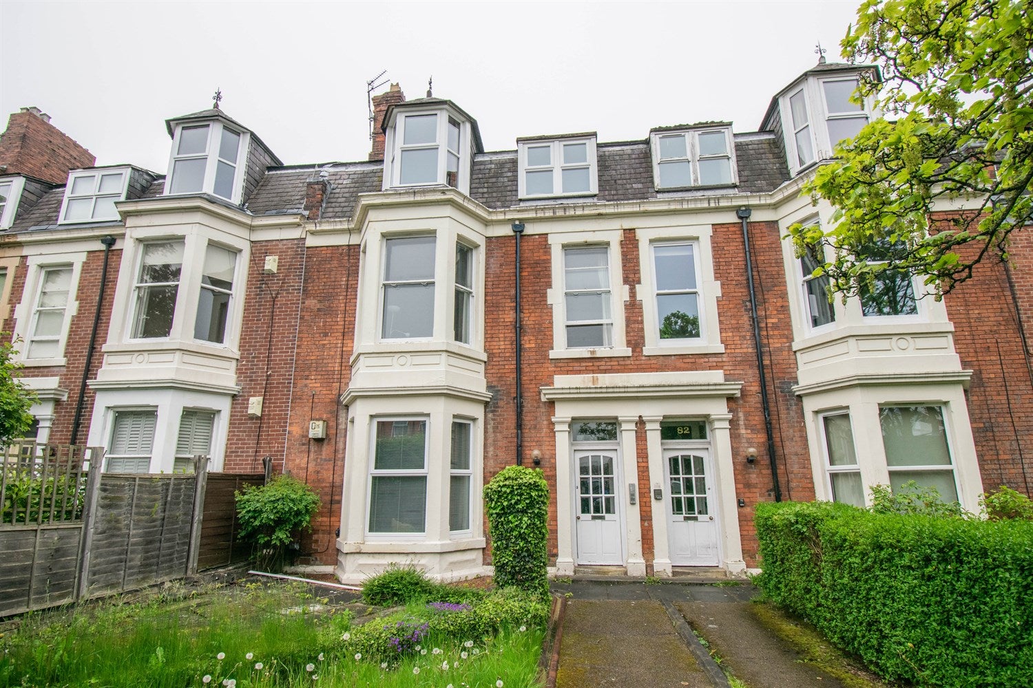 Flat Osborne Road in Newcastle upon Tyne