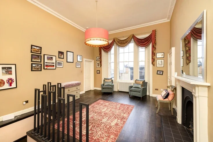 Flat York Place in City of Edinburgh