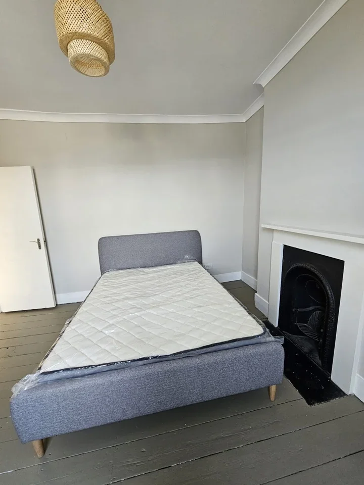 Flat Station Rise in Greater London